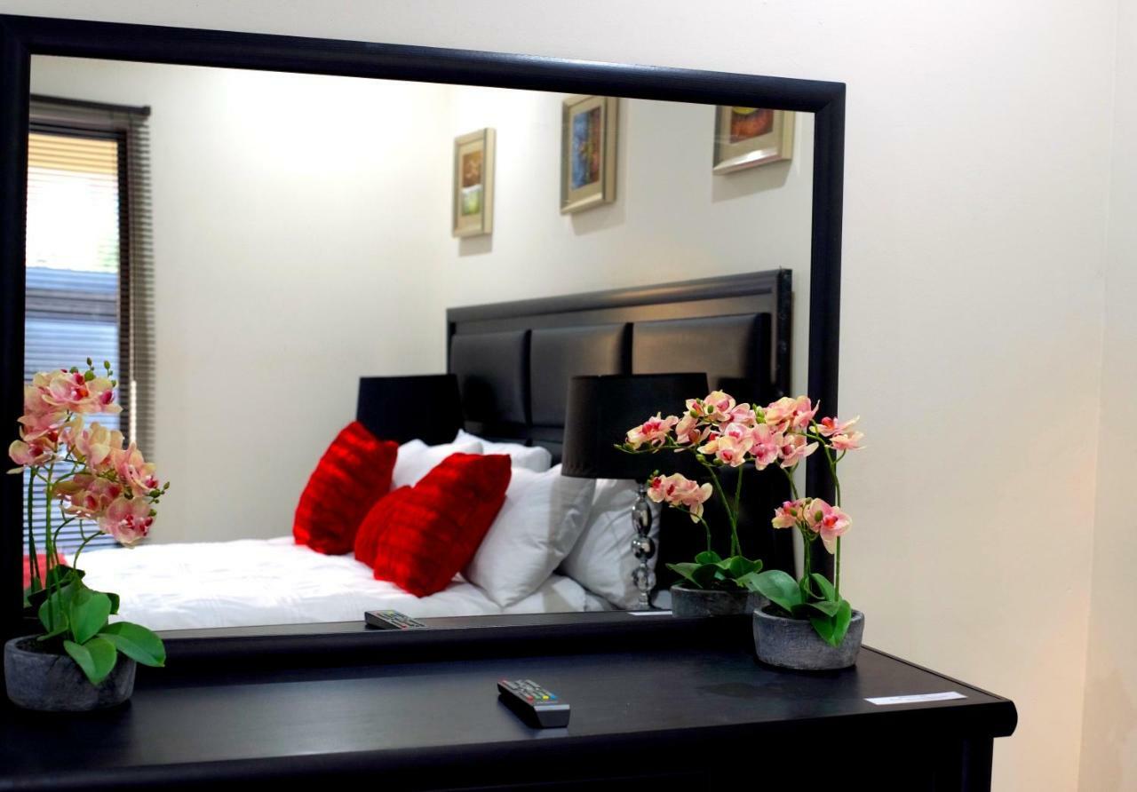 Green Haven Apartments Езулвини Екстериор снимка