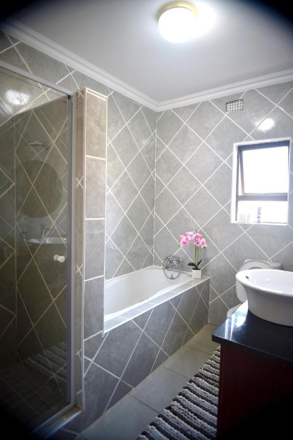Green Haven Apartments Езулвини Екстериор снимка
